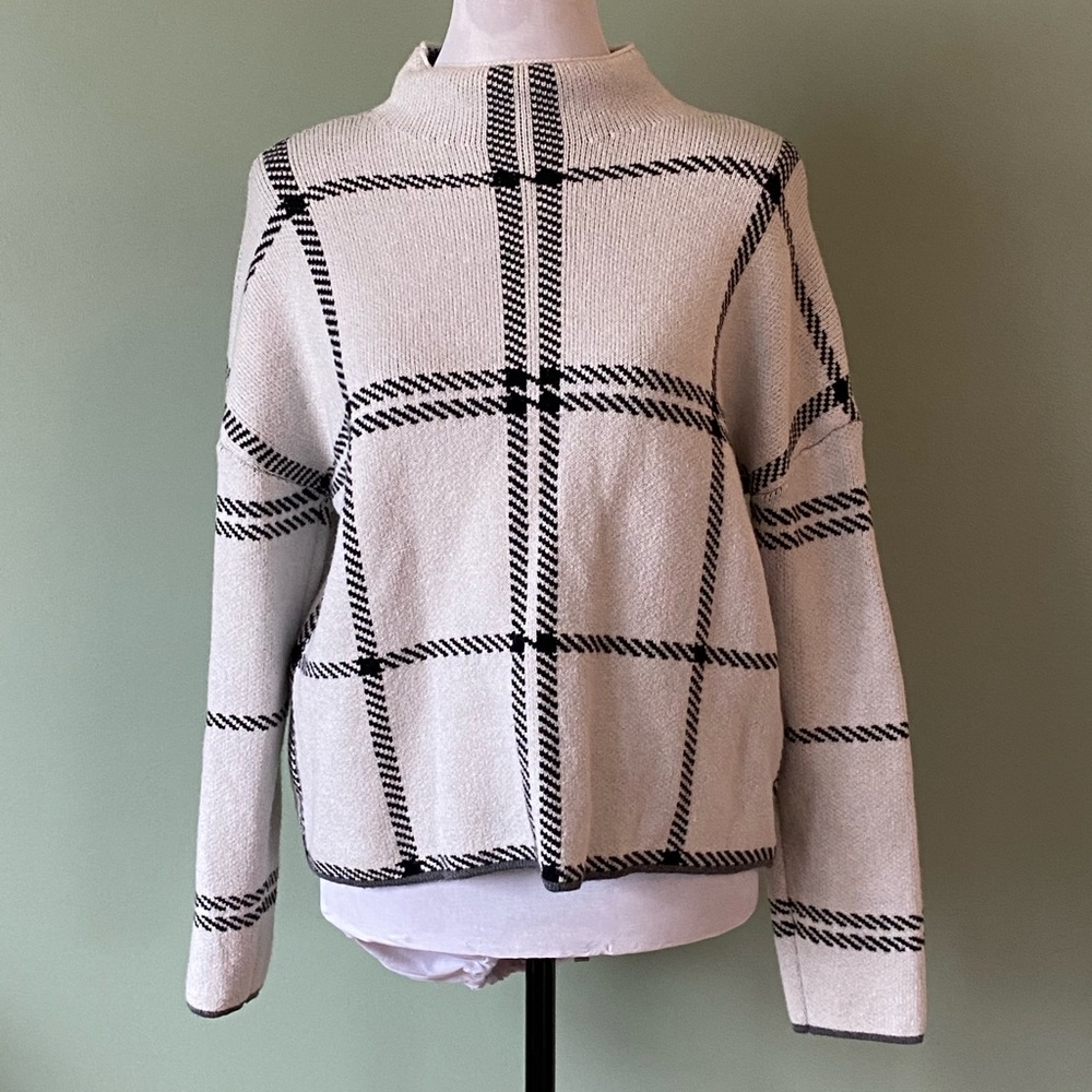 EUC mock neck plaid sweater size s